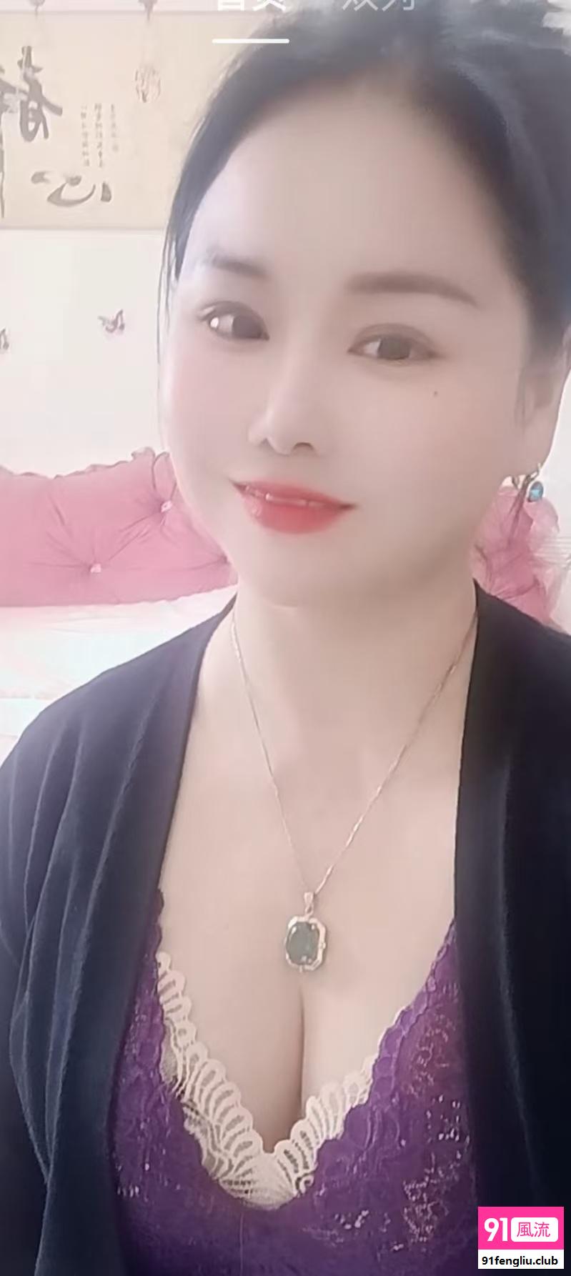 河北湖南丰胸少妇